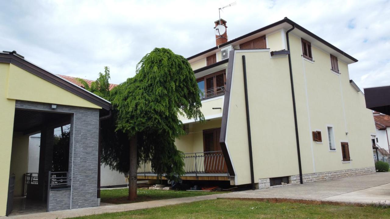 Apartments Krnjic ウマグ エクステリア 写真